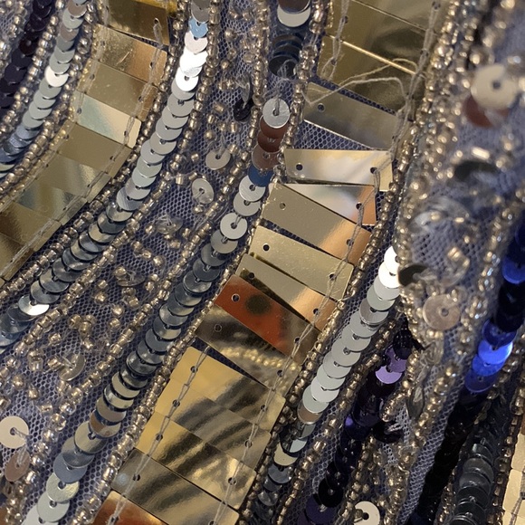 MAC DUGGAL
Halter Neck Embellished Detailed Back Gown - Picture 9 of 17